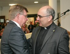 Der neue Caritas Direktor Herbert Beiglböck mit Bischof Wilhelm Krautwaschl.