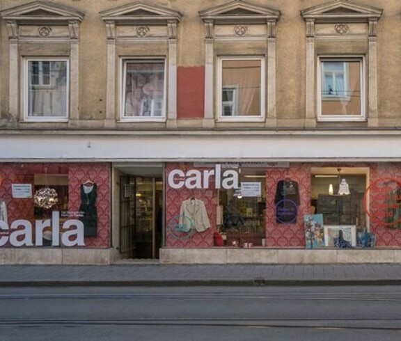 Hausfassade eines carla Shops