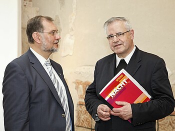 Superintendent Mag. Hermann Miklas, Vorsitzender des Ökumenischen Forums christlicher Kirchen in der Steiermark, und Diözesanadministrator Dr. Heinrich Schnuderl, Diözese Graz-Seckau