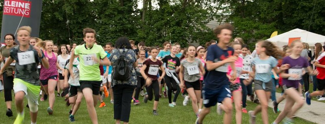 Schülerinnen und Schüler beim zentralen Lauf in Graz