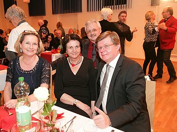 Bettina Vollath, Lore Beiglböck, Franz Waltl (Caritas Bereichsleiter Hilfe) und Caritasdirektor Herbert Beiglböck beim 18. Marienstüberlball