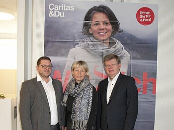 Haussammlungsverantwortlicher Georg Eichberger, Kuratoriumsvorsitzende Kristina Edlinger-Ploder mit Caritasdirektor Herbert Beiglböck